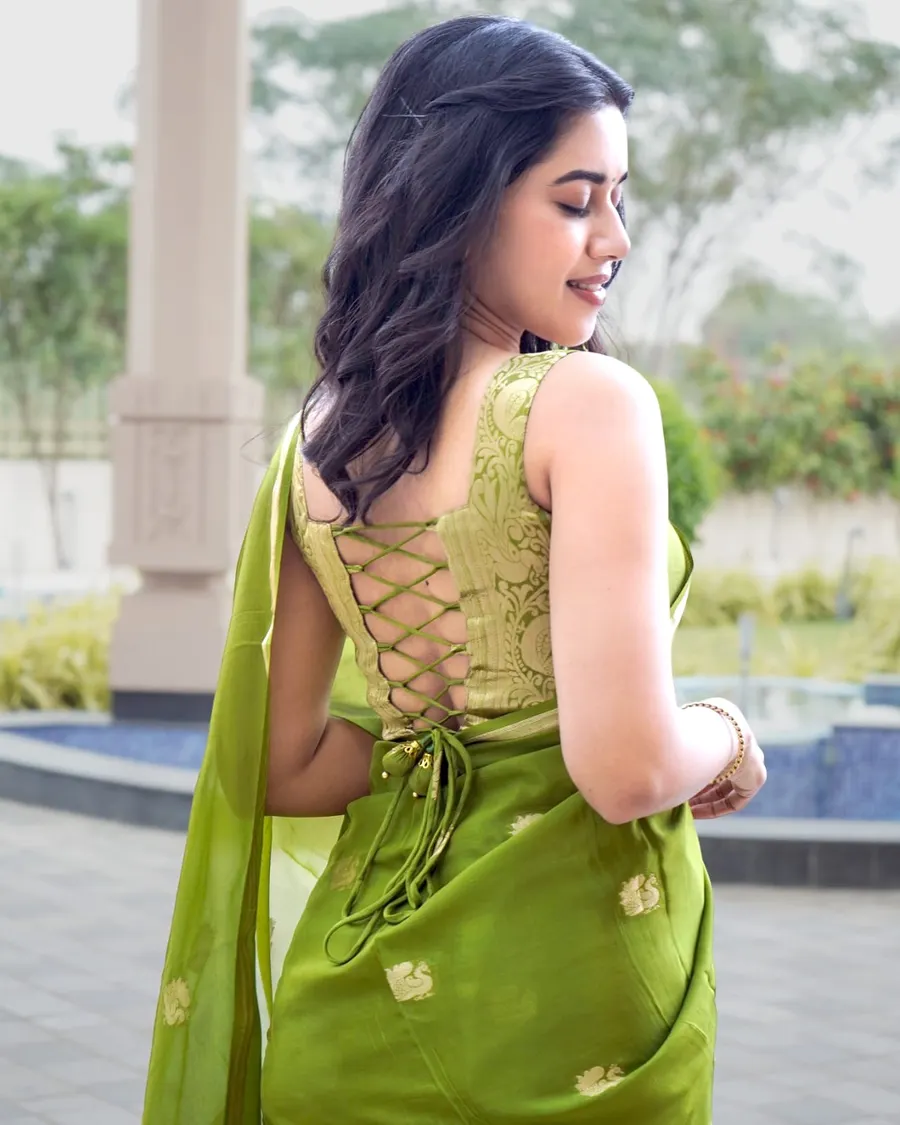 Viscose Crepe Silk Saree with Jacquard Peacock Design & Running Blouse